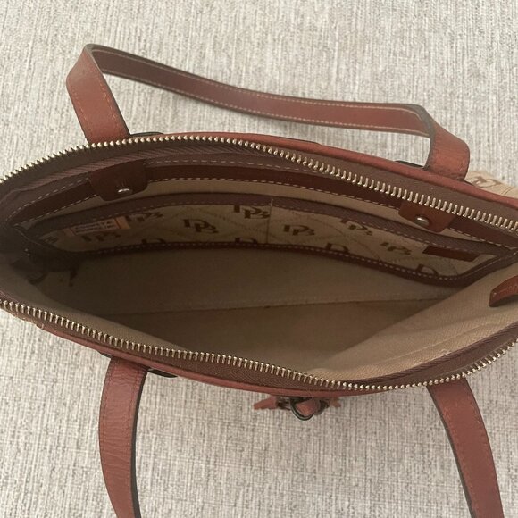 Vintage Dooney & Bourke Signature Quilted Pattern Tassel Bag w/Wallet Brown SM - Picture 8 of 16